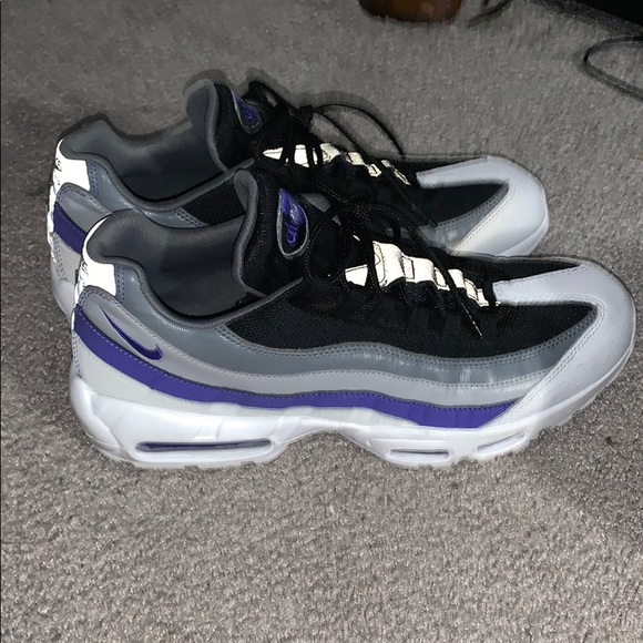 AirMaxs - Picture 4 of 4